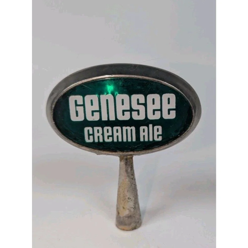 Vintage Genesee Cream Ale Metal Beer Tap Handle Knob Green 3.5”